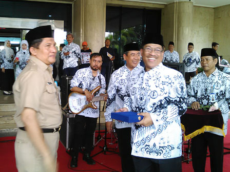 Pencarian PGRI Ngaliyan - Persatuan Guru Republik Indonesia Cabang Ngaliyan